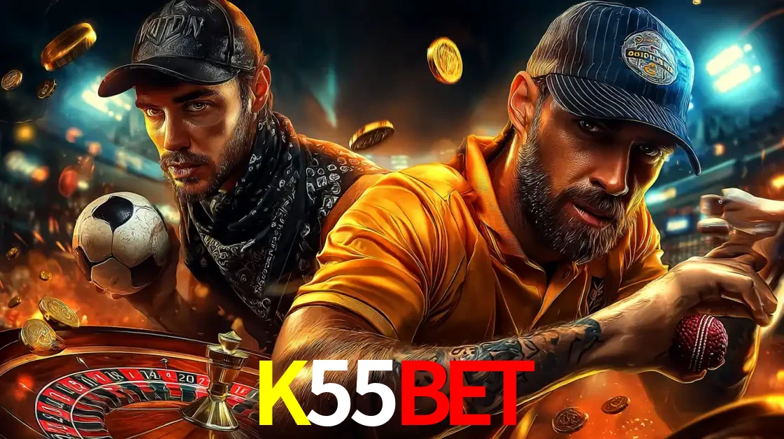 Montagem de apostas esportivas e cassino no K55BET, com um homem segurando uma bola de futebol e outro uma de beisebol sobre uma roleta e moedas voadoras.