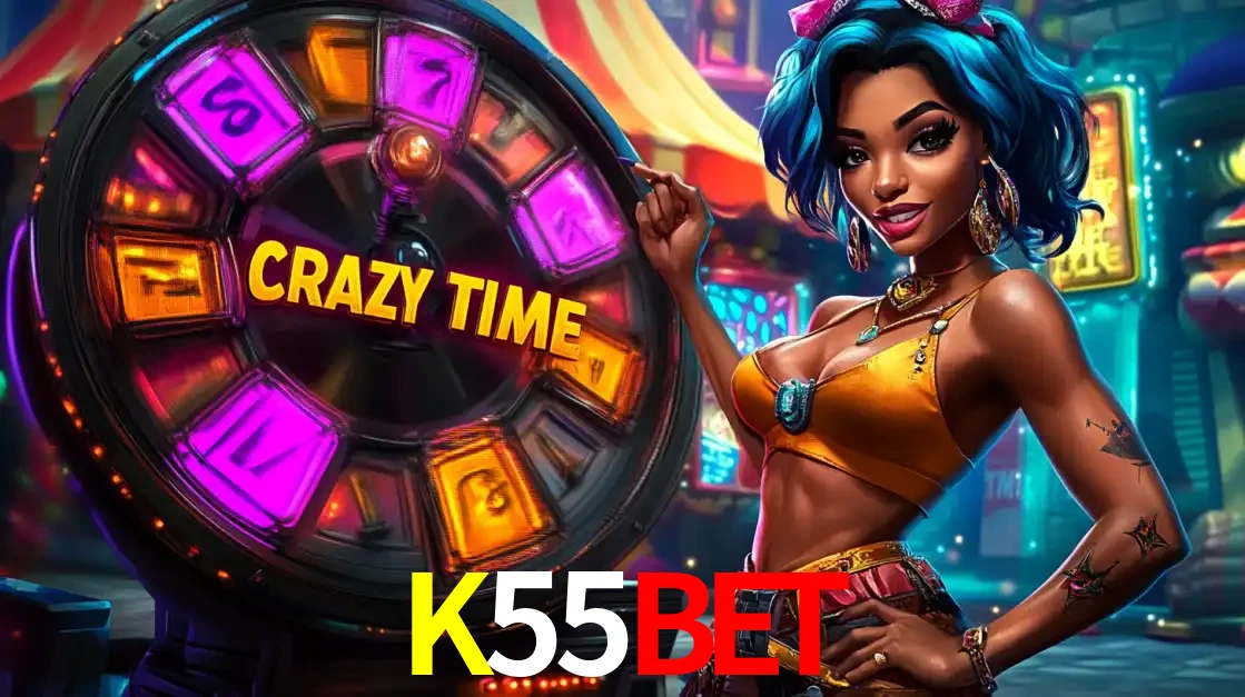 Mulher estilizada com cabelo azul e visual vibrante posando ao lado da roda de prêmios do game show Crazy Time, convidando para a diversão e os bônus do cassino K55BET.